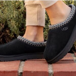 UGG womens Tasman black color W/5955 black wool slipper size 10!shearling lined